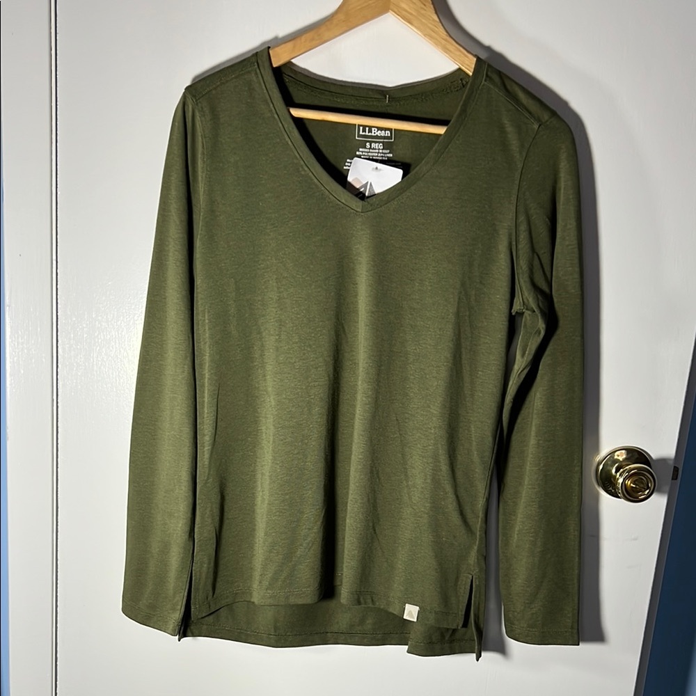 L.L. Bean Linen Blend V-Neck Top size small